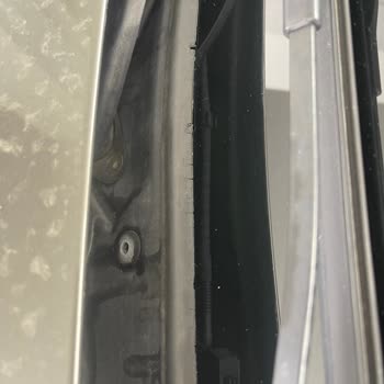 BMW Aracımın Cam Fitillerinde Erken Çatlama Ve Kopma Sorunu!