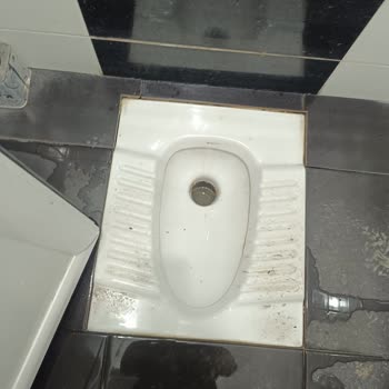 Ege Üniversitesi Ziraat Kafe'de Temizlik Sorunu Ve Sağlıksız Ortam