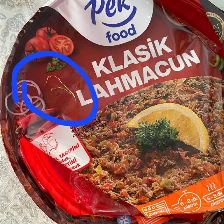 BİM'den Alınan Lahmacunda Plastik Parçalar Çıktı