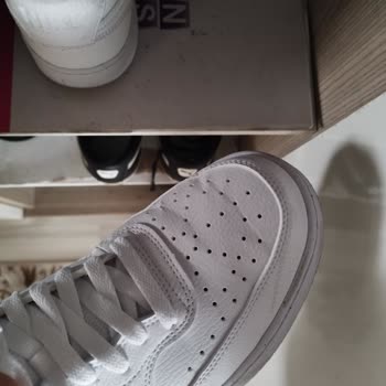 Nike кроссовки потрескались за 5 дней, прошу возврат