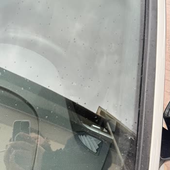 BMW 320i Ön Cam Su Fitilindeki Üretim Hatası İçin Garanti Talebi