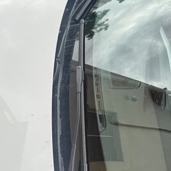 BMW 320i Ön Cam Su Fitilindeki Üretim Hatası İçin Garanti Talebi