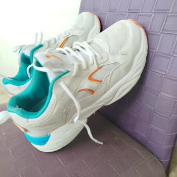 FLO'dan Alınan Ayakkabının İçi Yırtıldı, Garanti Kapsamında Reddedildi