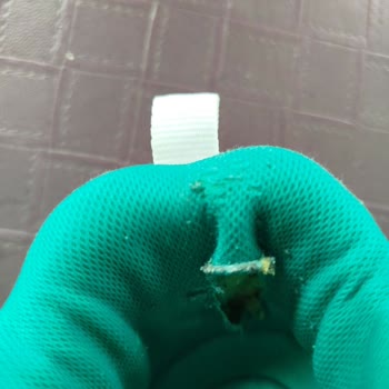 FLO'dan Alınan Ayakkabının İçi Yırtıldı, Garanti Kapsamında Reddedildi