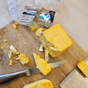 Aldığım Kaşar Peynirinden Plastik Parça Çıktı Migros Dönüş Yapmıyor