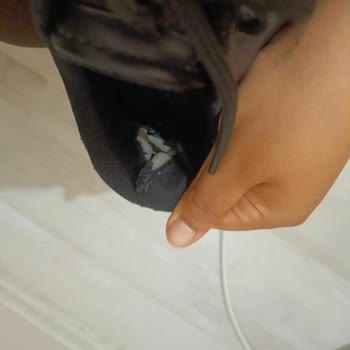 Kısa Sürede Yırtılan Ayakkabıya Değişim Yapılmadı