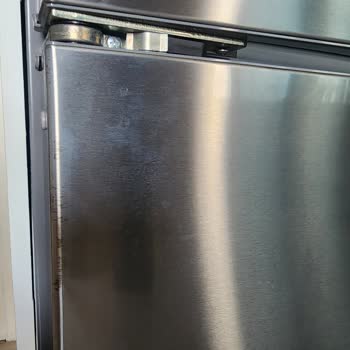 Profilo BD 3086 Buzdolabı Alt Kapak Soyulma Sorunu Ve Ücretsiz Değişim Talebi