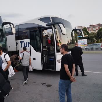 Büyük İstanbul Otogarı | Esenler Otobüs Otogara Girmedi, Yolcular Trafikte Tehlikeye Atıldı!