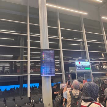 Air Albania Uçuşunda Saatlerce Bilgi Verilmeden Bekletildik, Mağduriyetimiz Giderilsin