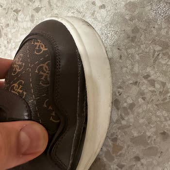 Üç Günde Yapışkanları Atan Ayakkabı Hayal Kırıklığı