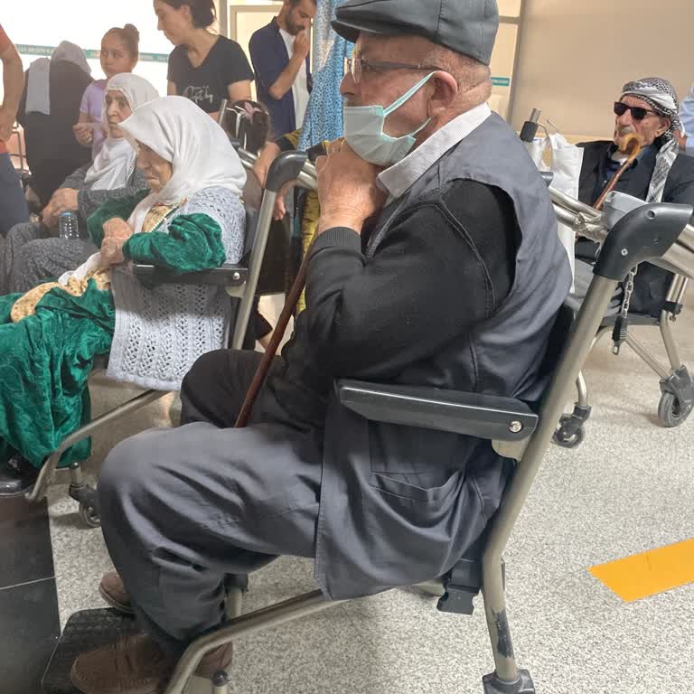 Yaşlı Hastaya Öncelik Verilmemesi Ve Sıra İhlali