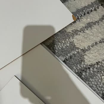 Kırık Gelen Dolap Parçaları Ve İlgisiz Müşteri Hizmeti Mağduriyeti