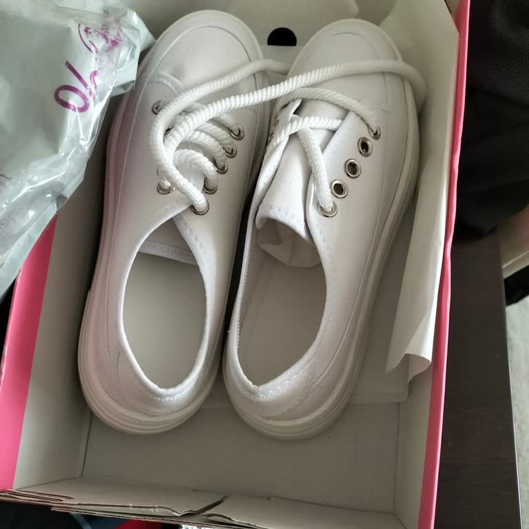 Selin Shoes Siparişim 10 Gündür Gönderilmedi, İletişim Yetersiz