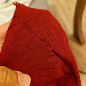 Ceylanca Butik'ten Alınan İki Elbise Kısa Sürede Yırtıldı