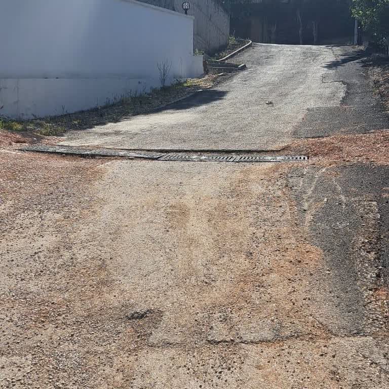 BUSKİ'nin Kazı Sonrası Yolumuzu Düzeltmemesi Mağduriyet Yaratıyor