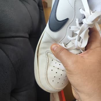 Nike Ayakkabının Yanlarında Kısa Sürede Açılma Sorunu Yaşadım