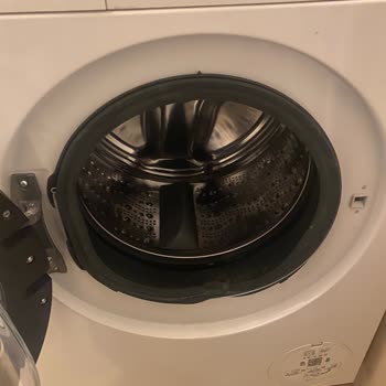 Bosch Waschmaschine Serie 4 Dichtung nach 2 Jahren gerissen, keine Hilfe vom Service!