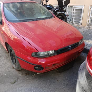 Üsküdar Belediyesi Sokakta Plakasız Aracın Çekmiyor