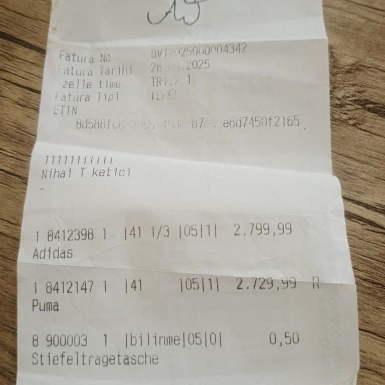 Kısa Sürede Hasar Gören Ayakkabının Değişimi Ve İadesi Yapılmadı