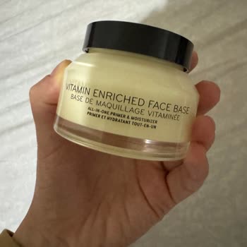 Bobbi Brown Baz Sonrası Büyük Sivilcelerle Mücadelem