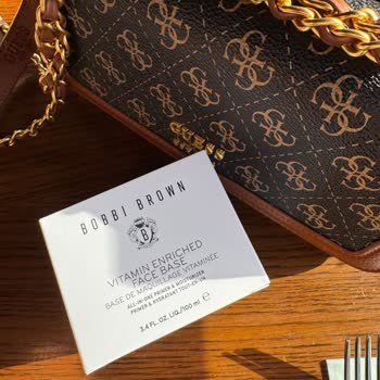 Bobbi Brown Baz Sonrası Büyük Sivilcelerle Mücadelem