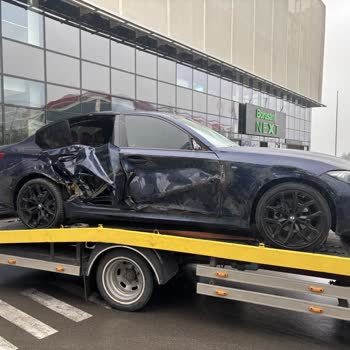 BMW 320i'nin Airbaglari açılmadı