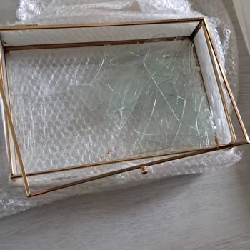 PTT Kargo İle Gönderdiğim Cam Ürün Kırık Ulaştı, Muhatap Bulamıyorum