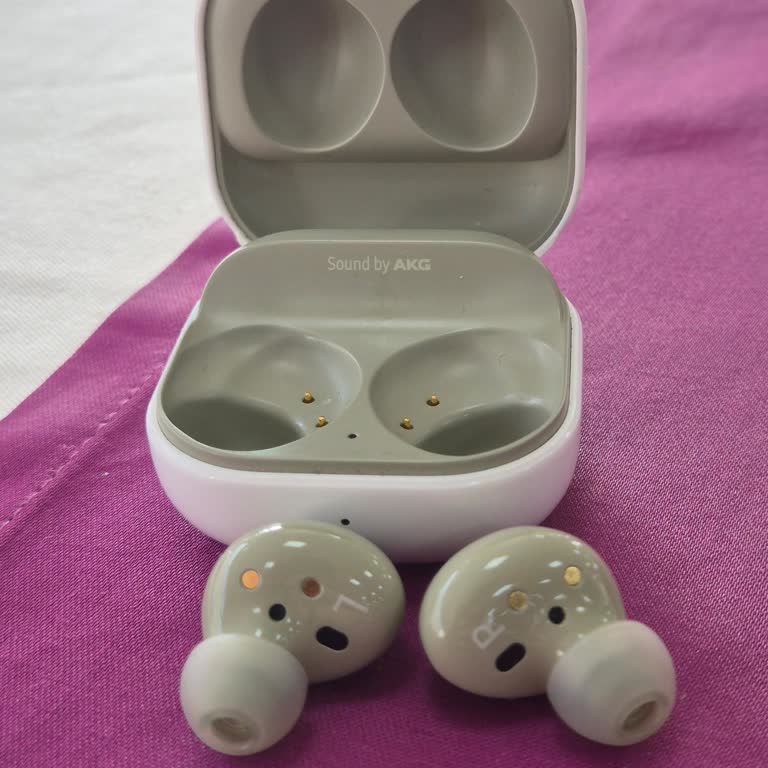 Samsung Galaxy Buds 2 Sağ Kulaklıkta Tekrar Eden Düşük Ses Sorunu