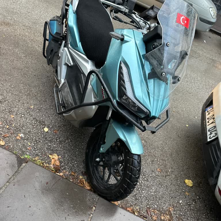 Serviste 45 Gün Kalan Motosikletimin Far Sorunu Çözülmedi
