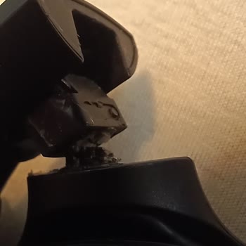 JBL Tune 560BT'de Kronik Menteşe Problemi Ve Yedek Parça Sıkıntısı