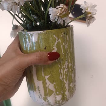 Çürük Ve Solmuş Çiçeklerle Özensiz Ürün Teslimatı