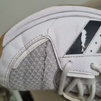 Adidas Ayakkabının File Kısmı 5 Ayda Yırtıldı, FLO İade Etmedi