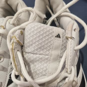 Adidas Ayakkabının File Kısmı 5 Ayda Yırtıldı, FLO İade Etmedi