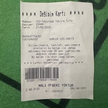 Hediye Gömlekteki Küçük Lekeler Nedeniyle Değişim Reddedildi