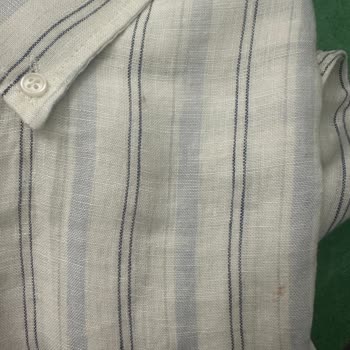 Hediye Gömlekteki Küçük Lekeler Nedeniyle Değişim Reddedildi