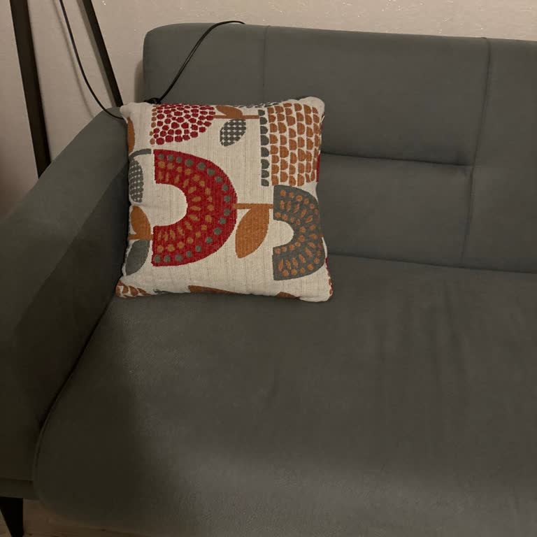 Kurumsal Firma Beklentisi Karşılanmadı: Koltuk Gıcırdaması Ve Yetersiz Servis Hizmeti