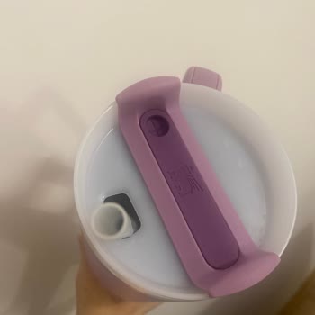Stanley Flip Straw Tumbler İlk Günden Sızdırdı, Kimse Çözüm Sunmuyor