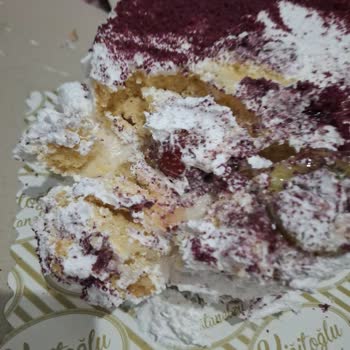 Sipariş Edilen Pastanın Dağılmış Ve Farklı Gelmesi Sonrası İade Sorunu