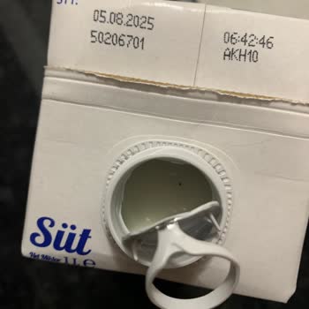 BİM’den Aldığım Sütün İçinde Yabancı Maddeler Çıktı