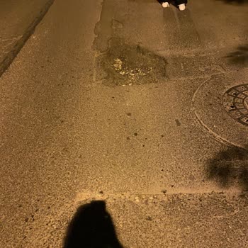 Yolda Oluşan Çukur Yüzünden Aracımın Lastiği Yarıldı, Mağduriyet Yaşadım