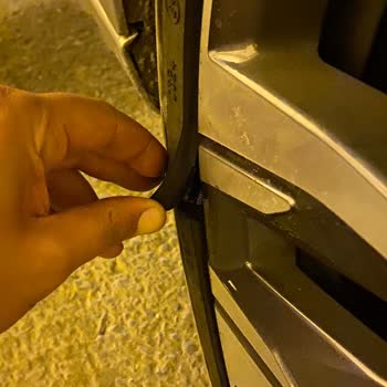 Yolda Oluşan Çukur Yüzünden Aracımın Lastiği Yarıldı, Mağduriyet Yaşadım