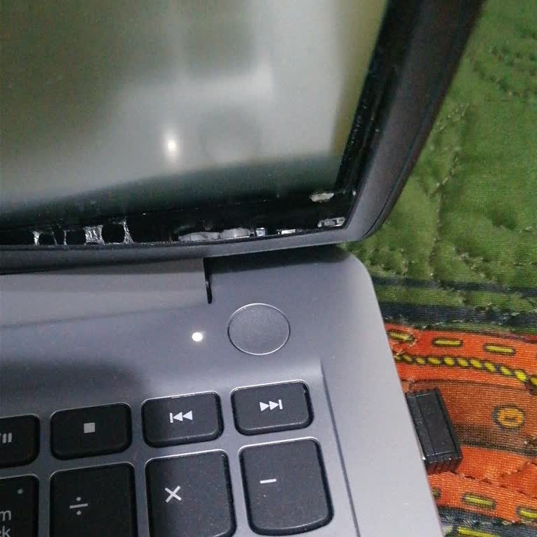 Lenovo Sürekli Arızalanan Laptop İçin Değişim Talebi
