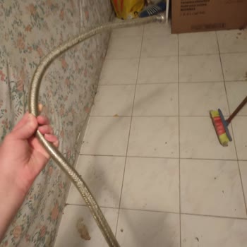 Servis Görevlilerinin Yüksek Fiyatlı Doğalgaz Borusu Satışı Mağduriyeti