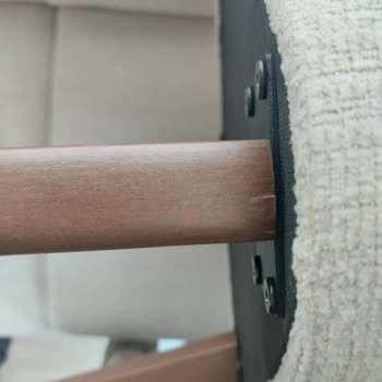 Teslim Edilen Mobilyalar Hasarlı Ve Müşteri Hizmetleri İlgisiz