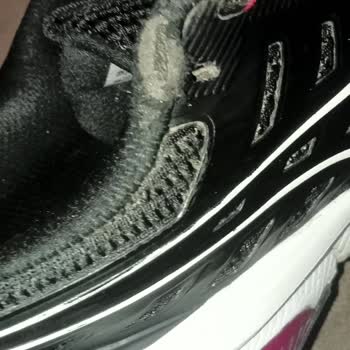 1 Ayda Yırtılan Ayakkabı İçin Değişim Talebi