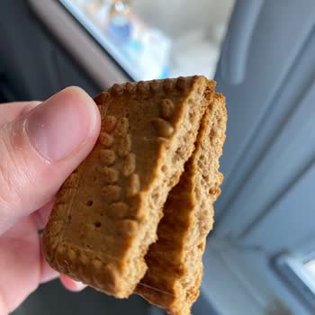 Torku Tam Yulaflı Bisküviden Çıkan Yabancı Maddeyle Hayal Kırıklığı Yaşadık