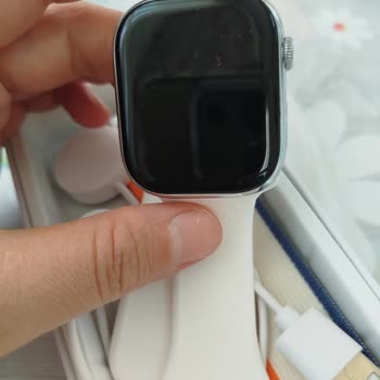 Yeni Aldığım Saatin Ekranı Yere Düşünce Görüntü Vermiyor