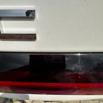 Sıfır Araçta 2 Ayda Stop Lambasında Çatlak Oluştu, Garanti Kapsamı Reddedildi