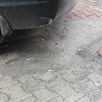 Kentsel Dönüşüm Sonrası Bozulan Yollar Ve İlgisiz Belediye Hizmeti