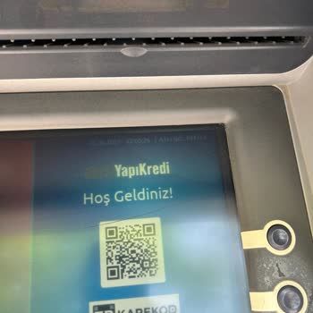 ATMde Sıkışan Param İçin Kimse Yardımcı Olmuyor Mağdurum